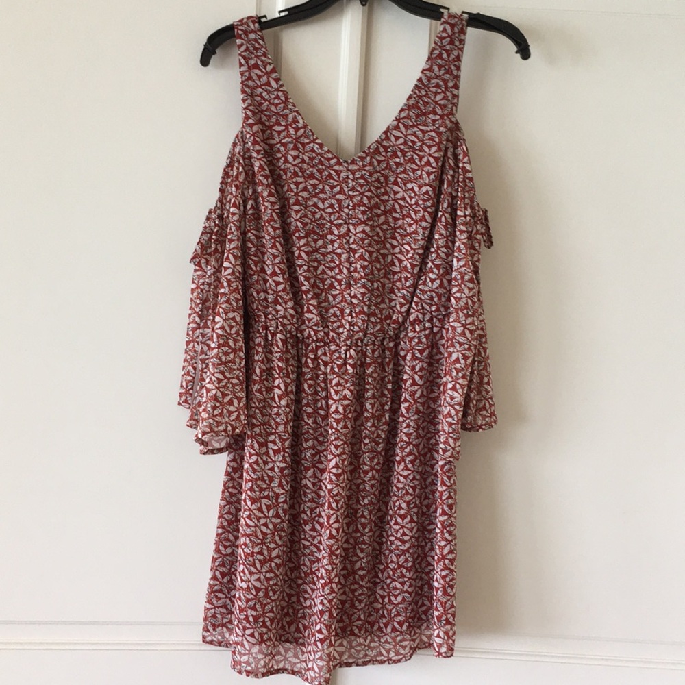 Shoulder cutout dress